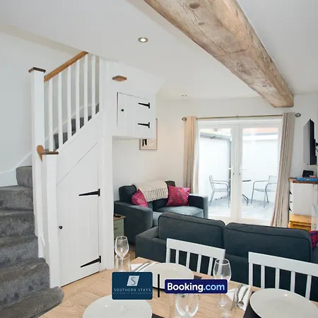 2 Bed House By Southern Stays Short Lets & Serviced Accommodation Bournemouth With Parking - Relocation & Family, 1Km From The Beach-3